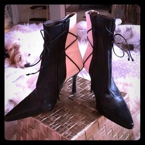 ☀️ Menfis Black and White Leather Booties Size 6.5